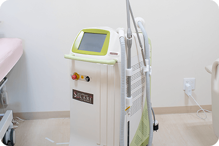 シミ取り・シミ治療に使用されるIPL光治療ソラリ機器画像